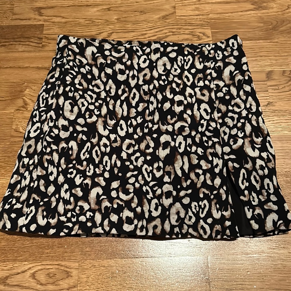 Animal print neutral mini skirt